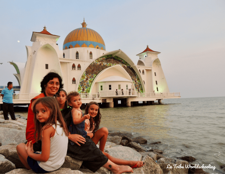 mezquita de malaka, malasi, viaje en familia